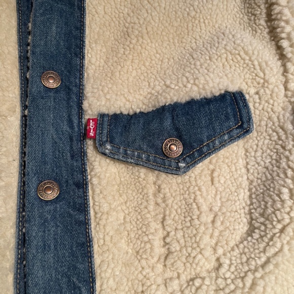 Levi’s shearling jacket - Picture 2 of 5